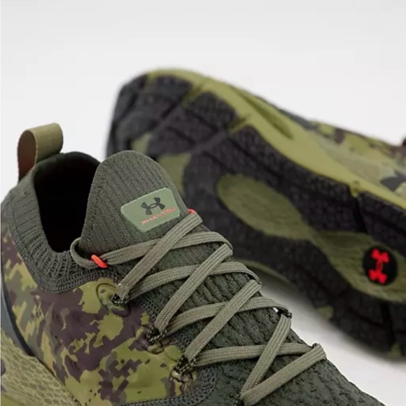Under Armour fits size 8.5-9 women - camo HOVR - Picture 3 of 10